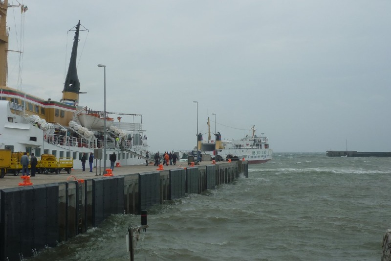 MS Helgoland im Helgoländer Südhafen.