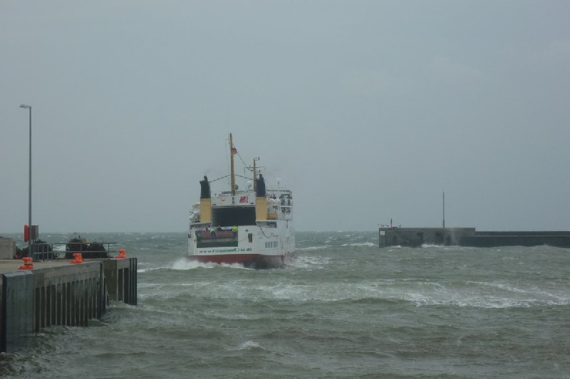 MS Helgoland im Helgoländer Südhafen.