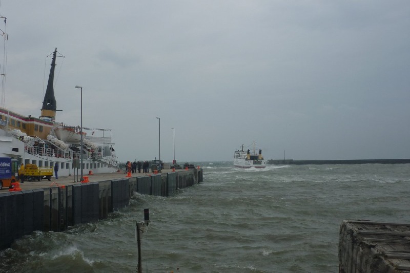 MS Helgoland im Helgoländer Südhafen.