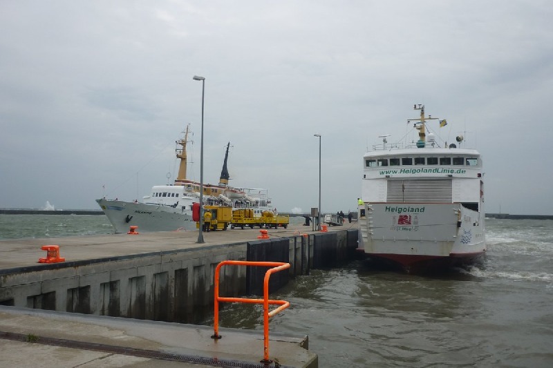 MS Helgoland im Helgoländer Südhafen.