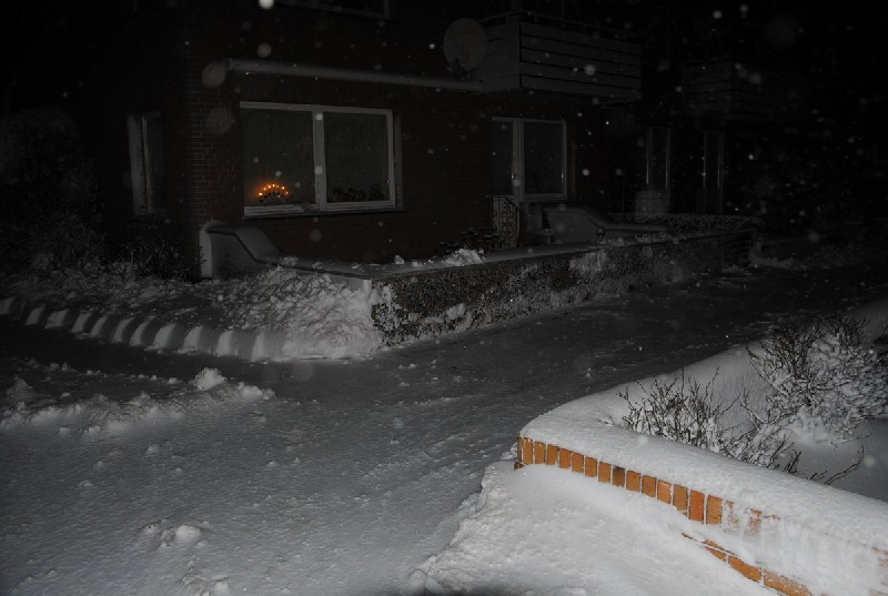 Morgens ist auf Helgoland innerhalb des Orts schon ordentlich der Schnee geschippt.
