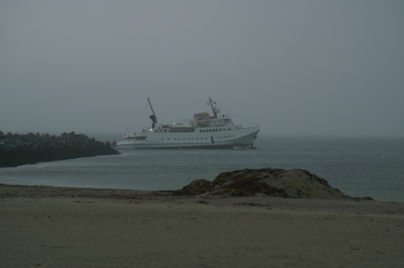 Die Funny Girlliegt auf Grund am Nordstrand der Helgoländer Düne.