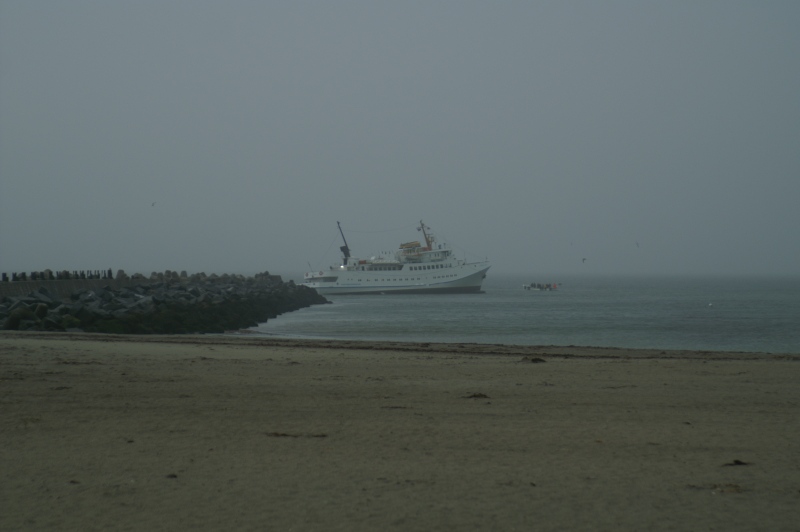 Die Funny Girlliegt auf Grund am Nordstrand der Helgoländer Düne.