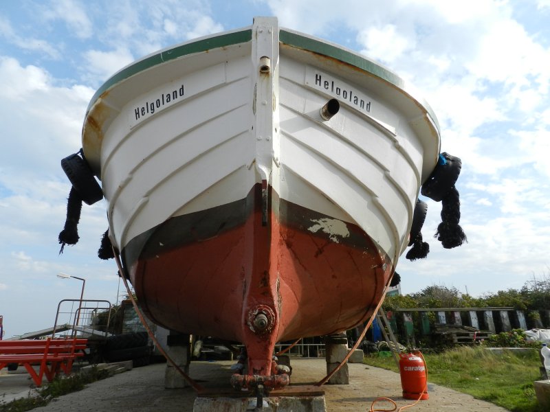 Wartungsarbeiten an der Welle von Börteboot No 6 auf Helgoland.
