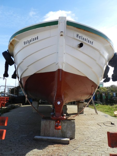Wartungsarbeiten an der Welle von Börteboot No 6 auf Helgoland.