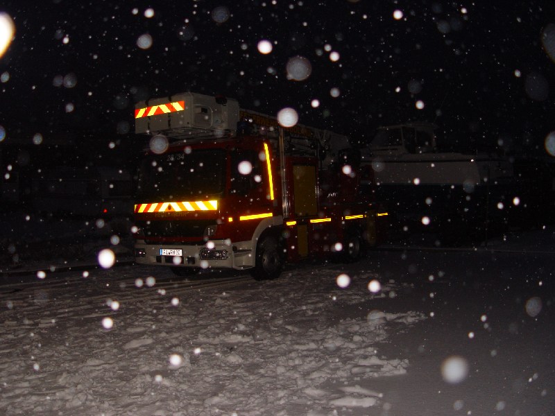 Das neue Fahrzeug der Freiwilligen Feuerwehr Helgoland. Ein Drehleiterwagen.
