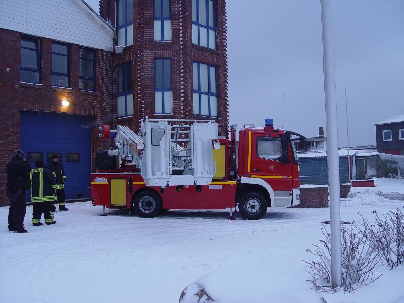 Das neue Fahrzeug der Freiwilligen Feuerwehr Helgoland. Ein Drehleiterwagen.