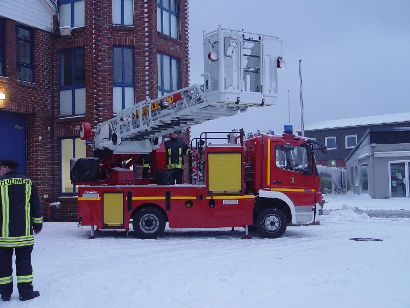 Das neue Fahrzeug der Freiwilligen Feuerwehr Helgoland. Ein Drehleiterwagen.