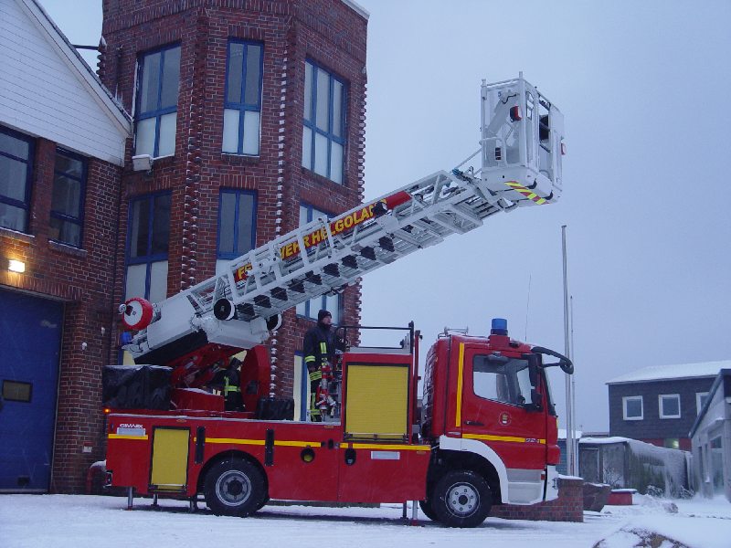 Das neue Fahrzeug der Freiwilligen Feuerwehr Helgoland. Ein Drehleiterwagen.
