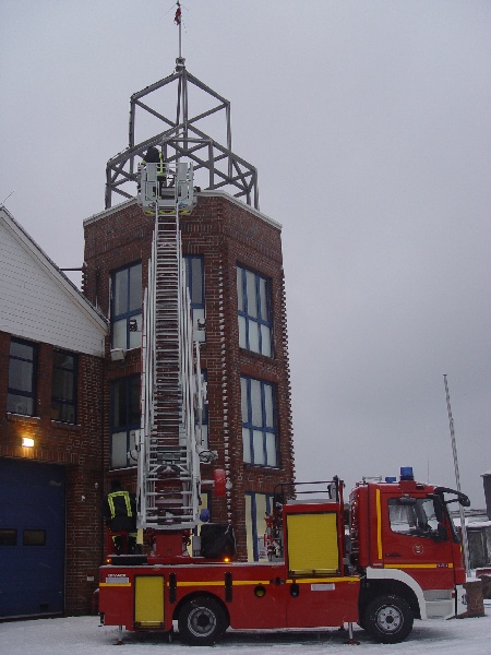 Das neue Fahrzeug der Freiwilligen Feuerwehr Helgoland. Ein Drehleiterwagen.