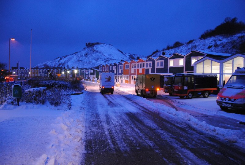Aufnahmen im Hafengebiet Helgolands, wo es in der Nacht auf Dienstag,15.2.2011, noch mal geschneit hat.
