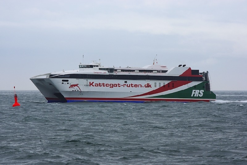 Bilder vom Hochgeschwindigkeitskatamaran Dolphin Jet während seiner Sonderfahrt nach Helgoland am 11. Mai 2012.