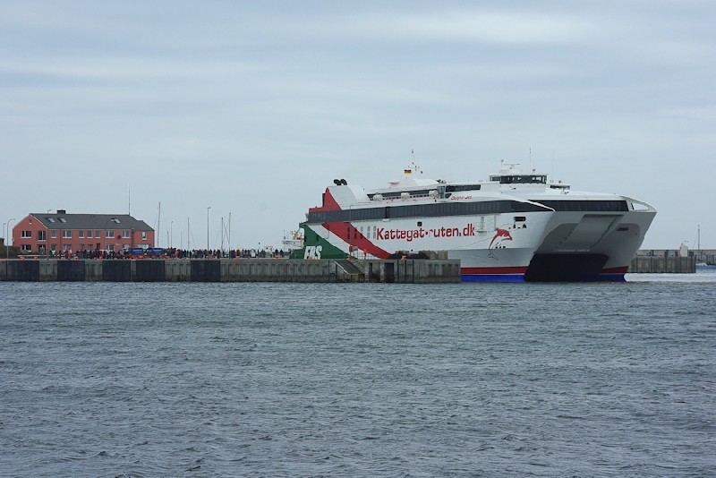 Bilder vom Hochgeschwindigkeitskatamaran Dolphin Jet während seiner Sonderfahrt nach Helgoland am 11. Mai 2012.