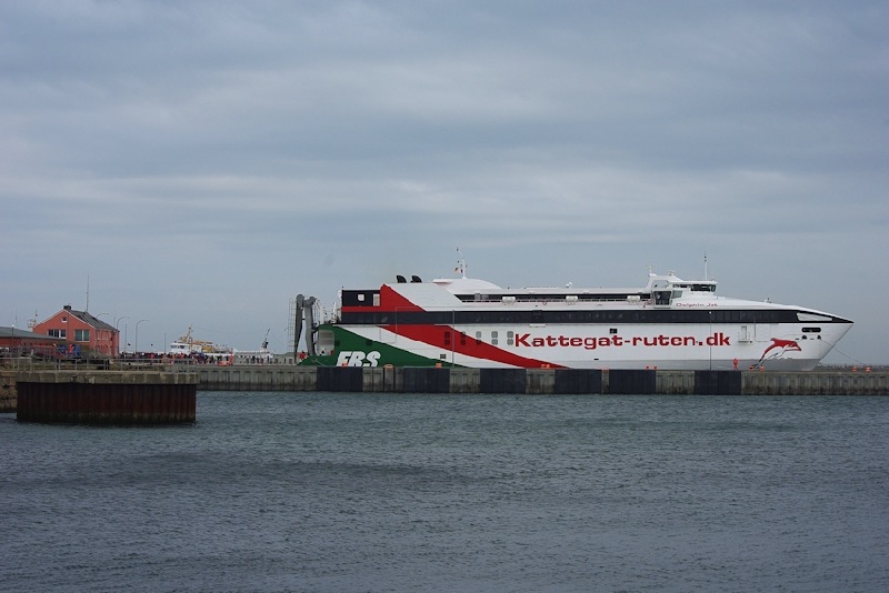 Bilder vom Hochgeschwindigkeitskatamaran Dolphin Jet während seiner Sonderfahrt nach Helgoland am 11. Mai 2012.
