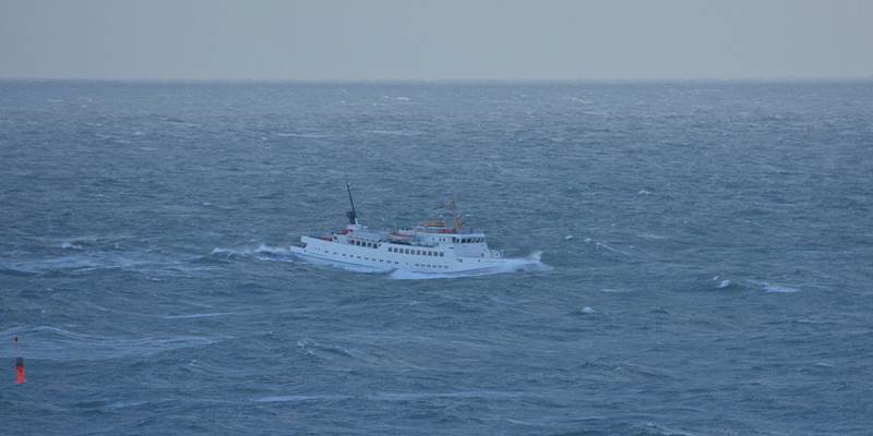 Die Funny Girl im Sturm vor Helgoland