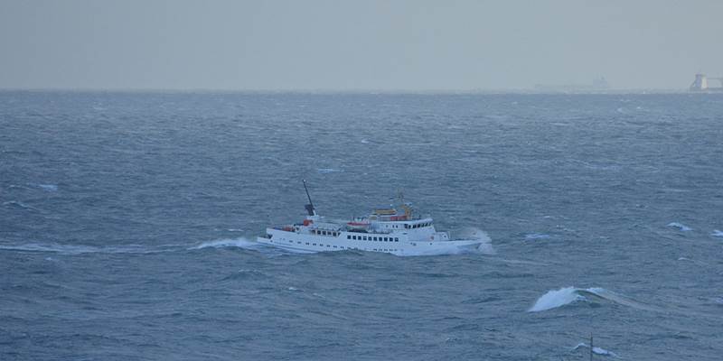 Die Funny Girl im Sturm vor Helgoland