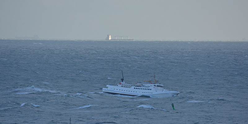 Die Funny Girl im Sturm vor Helgoland