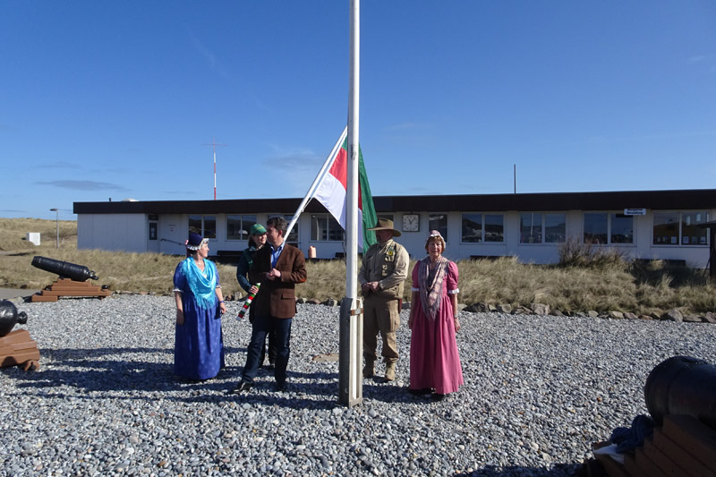 Das traditionelle Flagge zur Düne am 1. April.