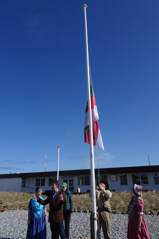 Das traditionelle Flagge zur Düne am 1. April.