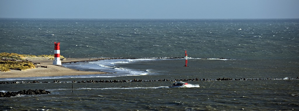 Witte Kliff ausfahrt zwischen den Steinbuhne am Dünehafen.