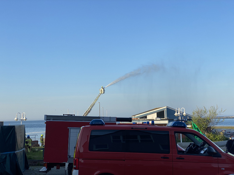 Die Freiwillige Feuerwehr Helgoland bei einem Übungsabend am Nordosthafen.