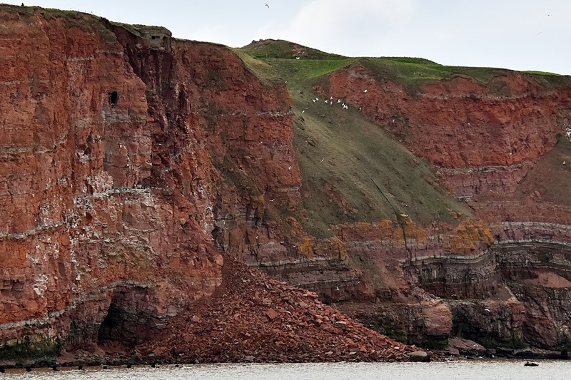 Bilder vom Felssturz an der Nordseite Helgolands.