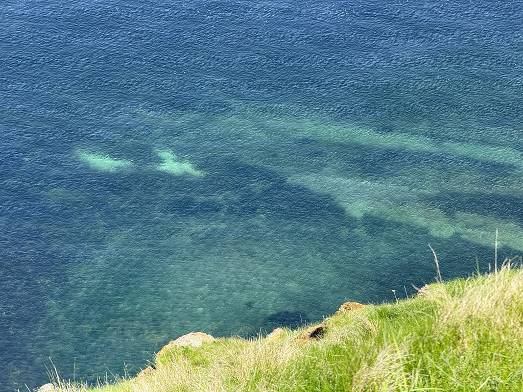 Kristallklare Nordsee um Helgoland herum.