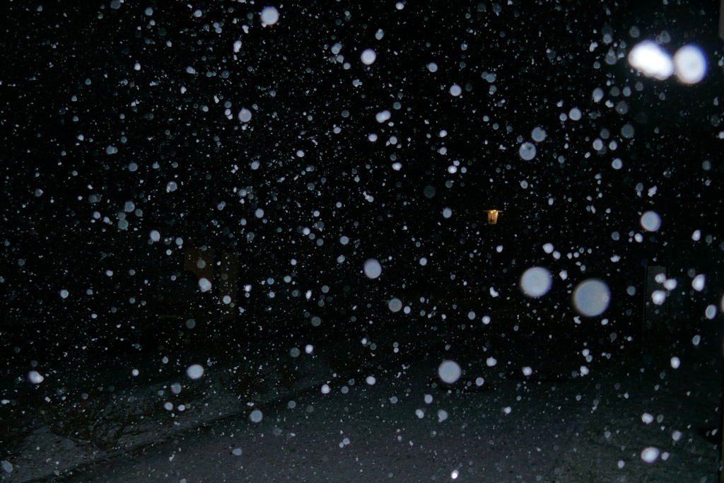 nächtliches Schneetreiben auf Helgoland.