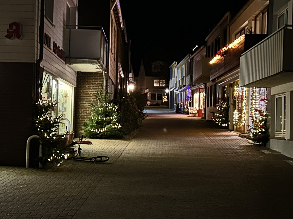 weihnachtliche Dekoration am Steanaker auf Helgoland.