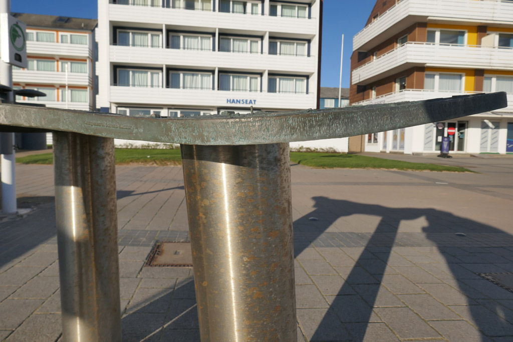 Das Blindentastmodell Helgolands an der Kurpromenade/Nordseeplatz auf Helgoland.