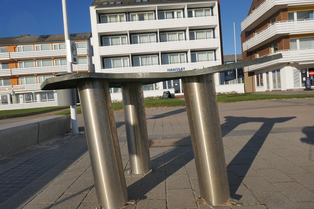 Das Blindentastmodell Helgolands an der Kurpromenade/Nordseeplatz auf Helgoland.