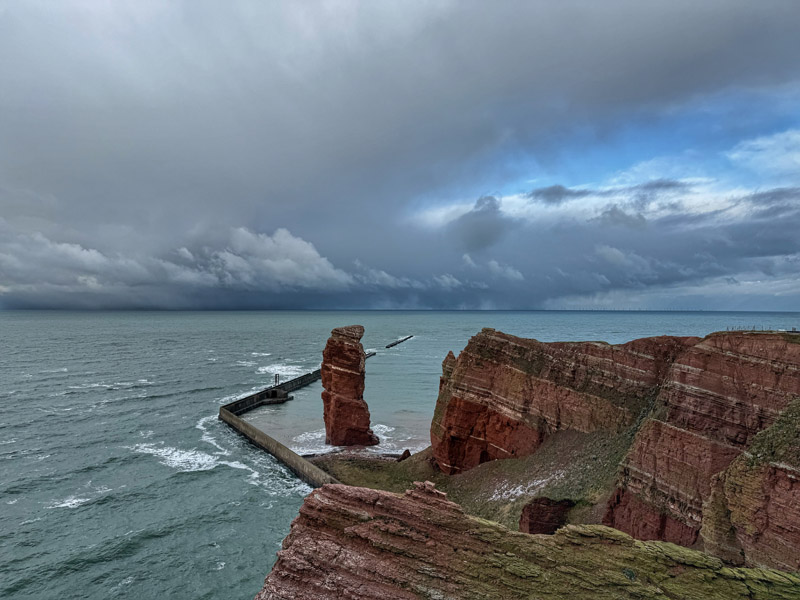 Lange Anna an der Westseite Helgolands.