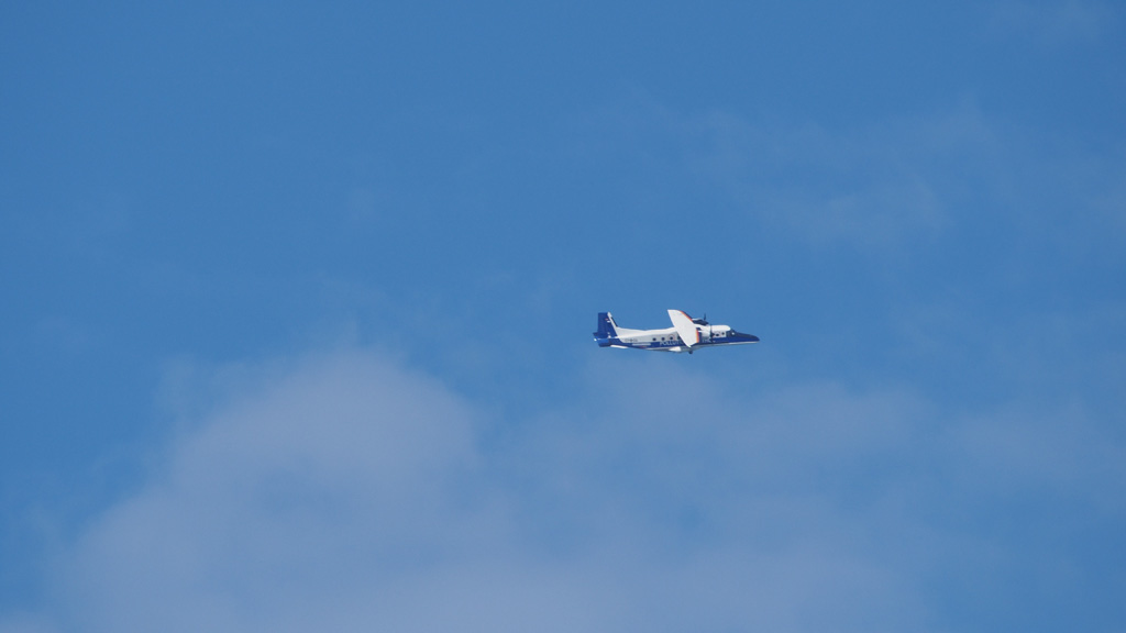 Eine Dornier 228 LM als Pollution Control &uuml;ber Helgoand.