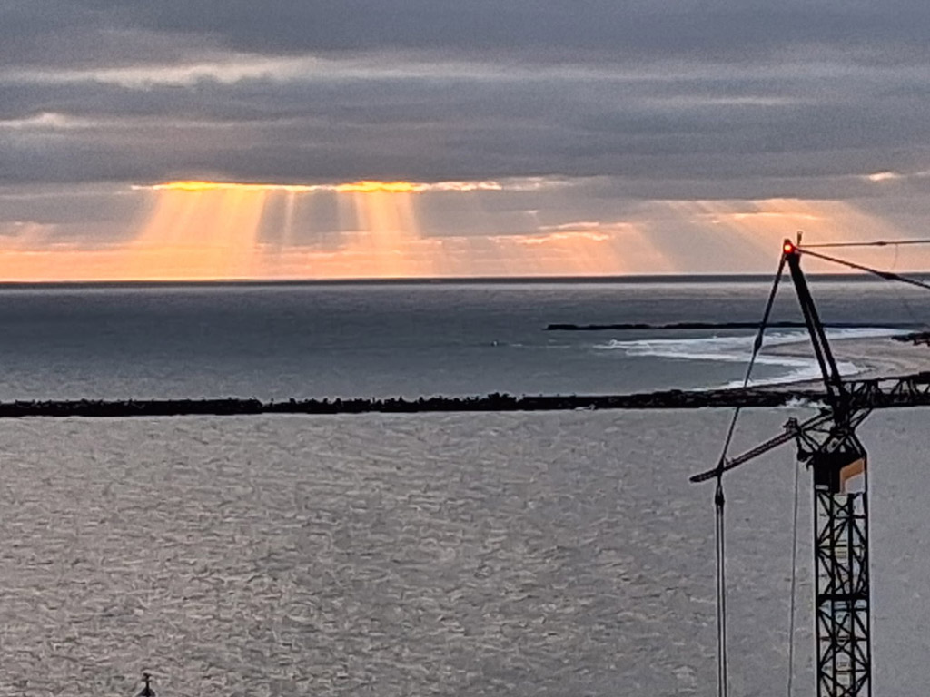 Blick vom Falm auf Helgoland Richtung Sonnenaufgang hinter der D&uuml;ne.