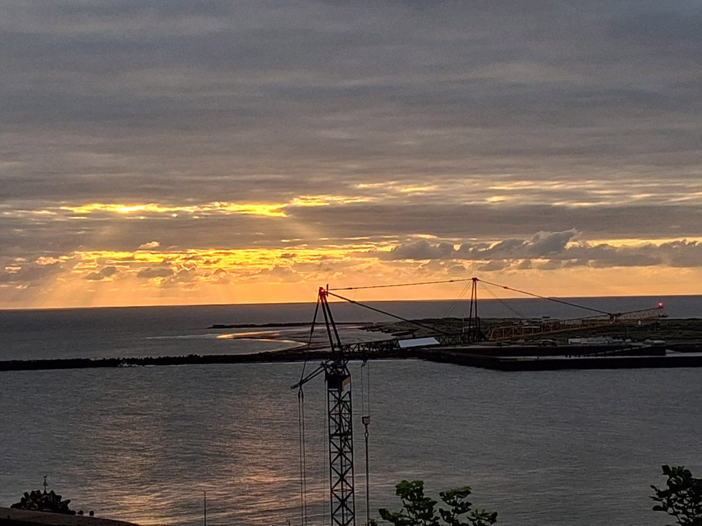 Blick vom Falm auf Helgoland Richtung Sonnenaufgang hinter der D&uuml;ne.