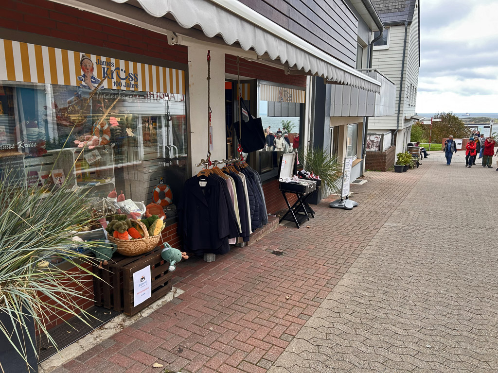 Das Gesch&auml;ft &Ouml;nnerbansken im Oberland auf Helgoland.