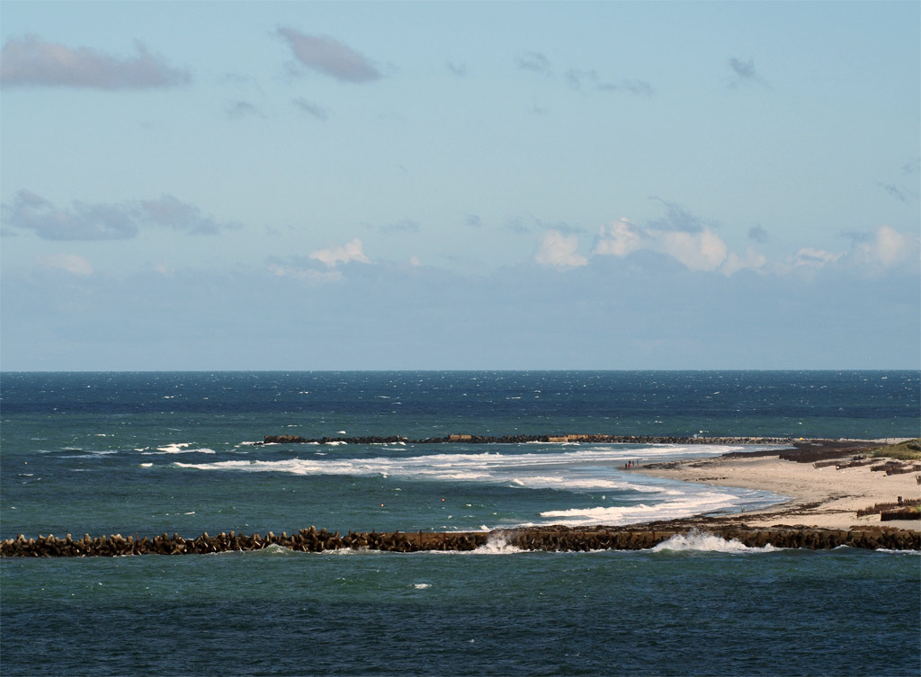 Herbstliches Wetterszenario am Nordstrand der D%uuml;ne vom Falm aus gesehen.