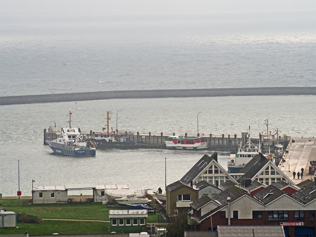 Die neue D&uuml;nef&auml;hre Witte Kliff 2 auf Helgoland ist nicht einsatzbereit und im S&uuml;dhafen festgemacht.