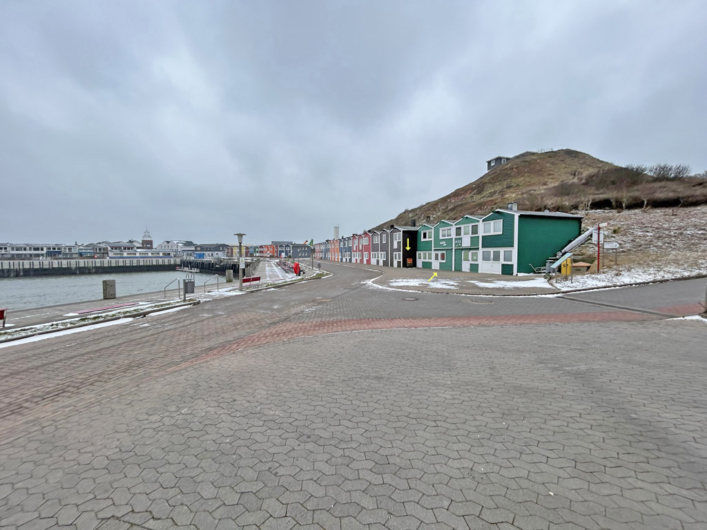 Die Hummerbuden am Scheibenhafen auf Helgoland.