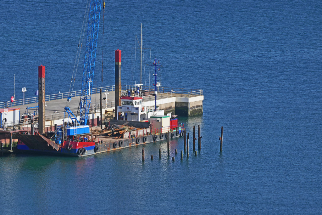 Abriss der Treppe 3 der Landungsbr&uuml;cke Helgoland vom Oberland aus gesehen.